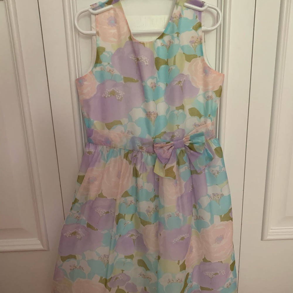 Beautiful dress size 8.